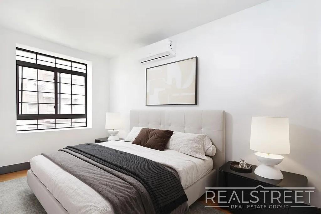 Building Photo - Spacious 2-Bedroom Home with Bright, Open Living Areas