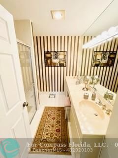 Building Photo - 5758 Royal Lake Cir