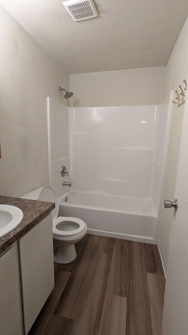 Building Photo - 14616 NE Coast Pine Ct