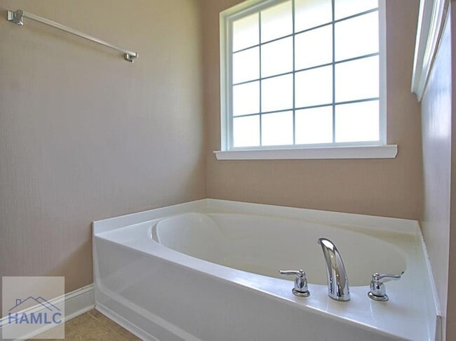 Building Photo - 720 Highgrove Ct