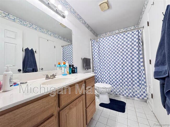 Building Photo - 5203 Forestdale Ct