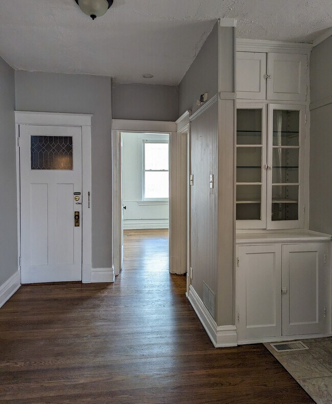 Dining/Kitchen Area - 4547 Shenandoah Ave