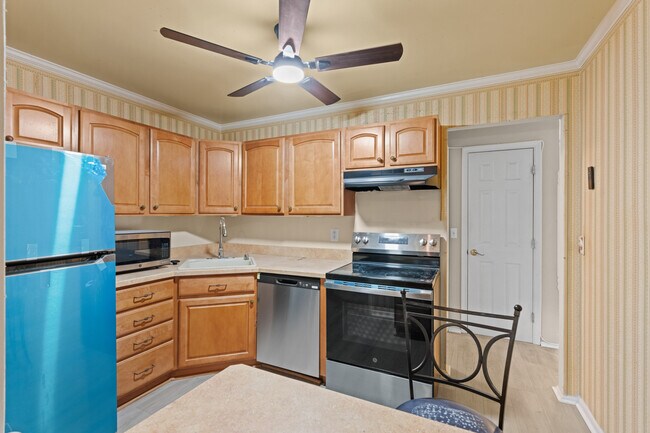 Building Photo - 211 Crocker Dr