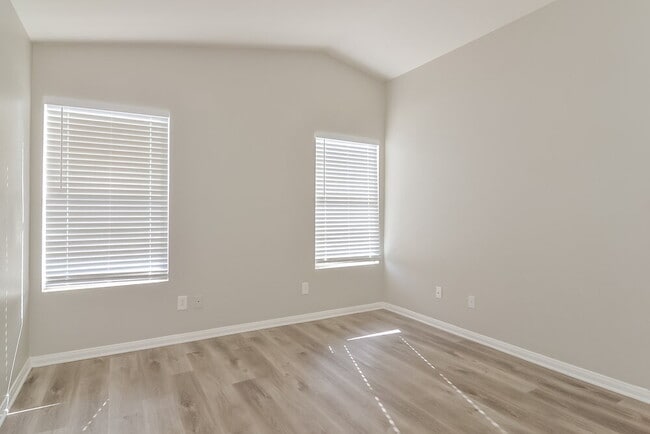 Building Photo - 4910 Rancho Domingo Ct