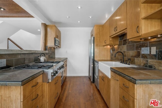 Building Photo - 24 Westwind St