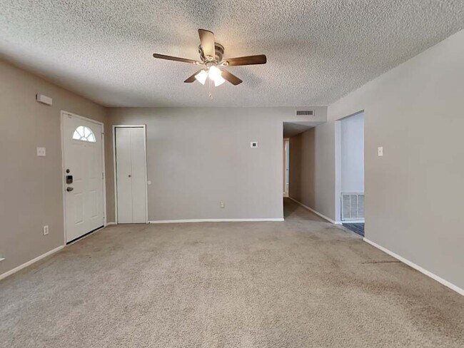 Building Photo - 3710 Midlothian Pl
