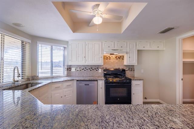 Building Photo - 204 E Grubb Dr