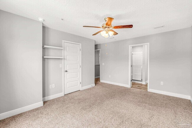 Building Photo - 6036 Royal Port Ct