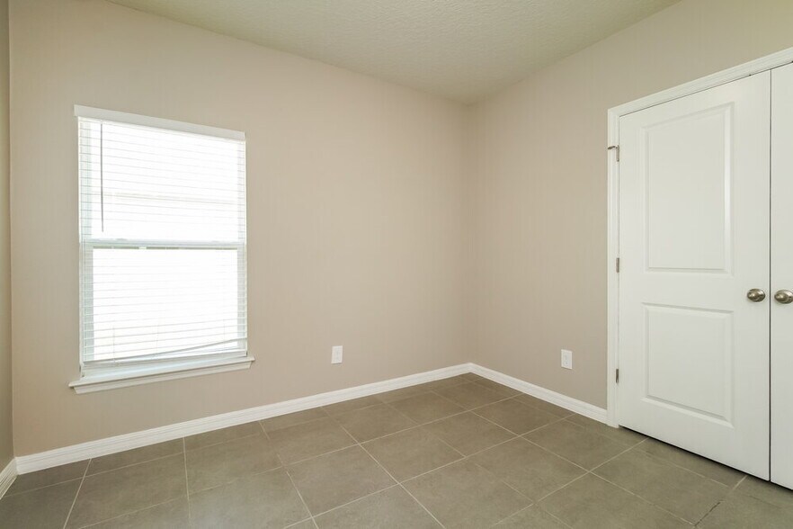 Building Photo - 651 Mercado Ct