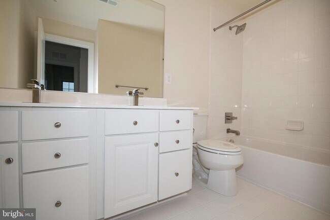 Building Photo - 2912 Middleham Ct