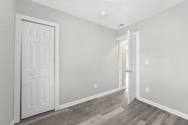 Building Photo - 6735 Ford Ave