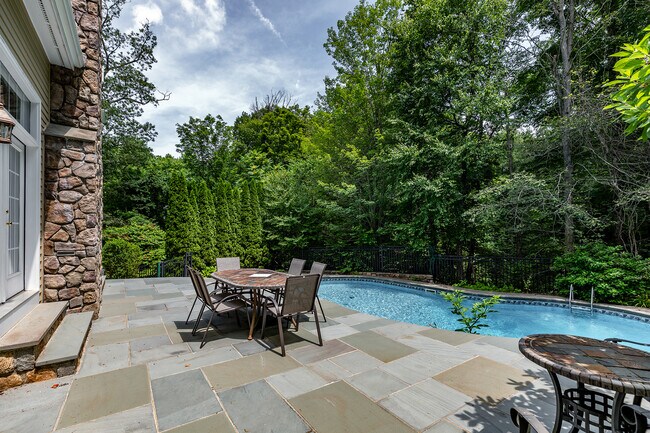 Building Photo - 15 Logging Trail Ln