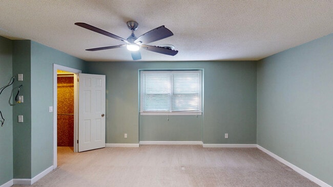 Primary Photo - 707 Sir Walter Cir