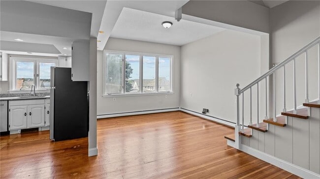 Building Photo - 54 Hillside Ave