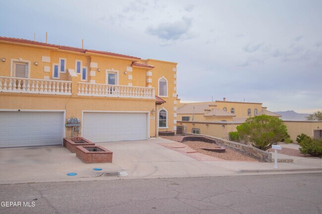 Building Photo - 4744 Excalibur Dr