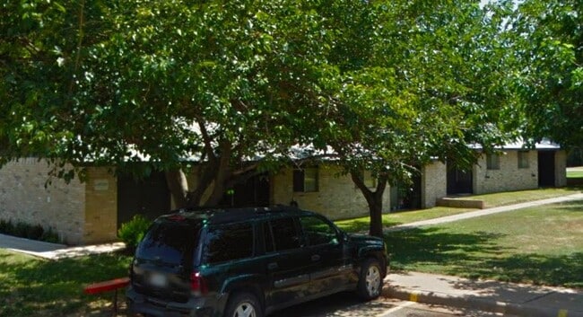 Building Photo - 511 Merrill St