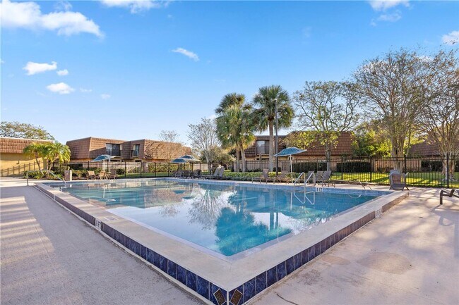 Building Photo - Newly Remodeled 2 bedroom 2.5 bath near Millenia Mall