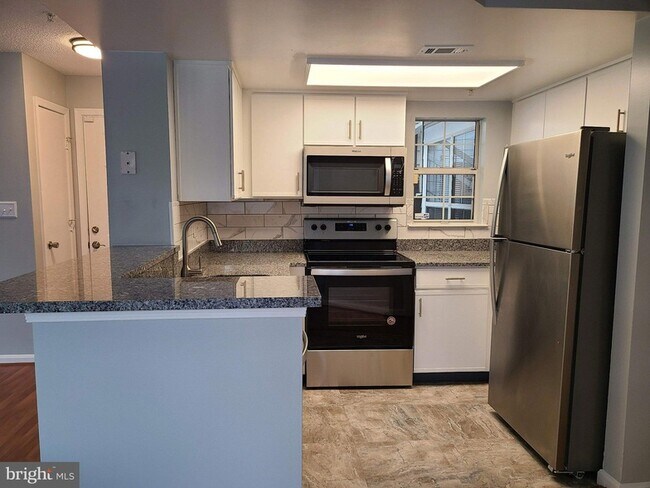 Building Photo - 15619 Easthaven Ct