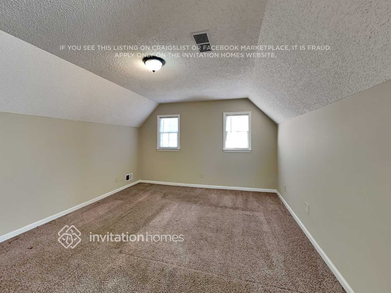 Building Photo - 6297 Queens Ct