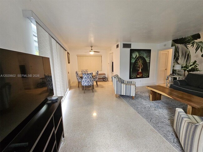Building Photo - 4512 Sea Grape Dr