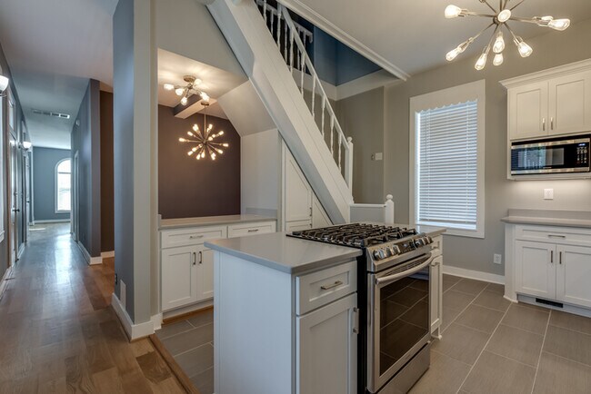 Building Photo - 1023 Franklin St