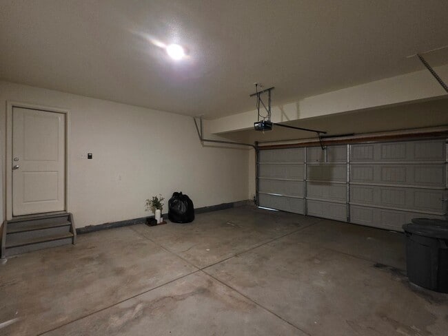 Building Photo - MASSIVE 5 Bedroom Home In Bennett!