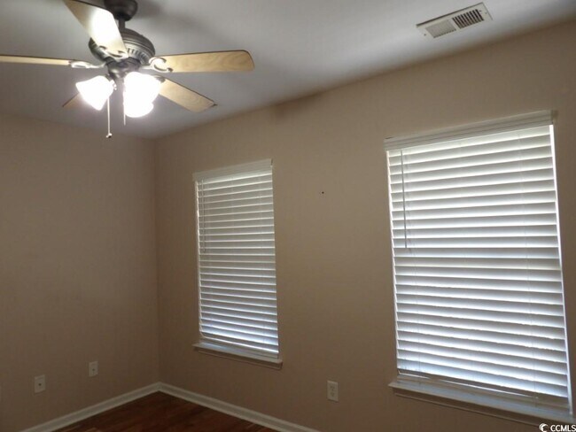 Building Photo - 188 Devonbrook Pl