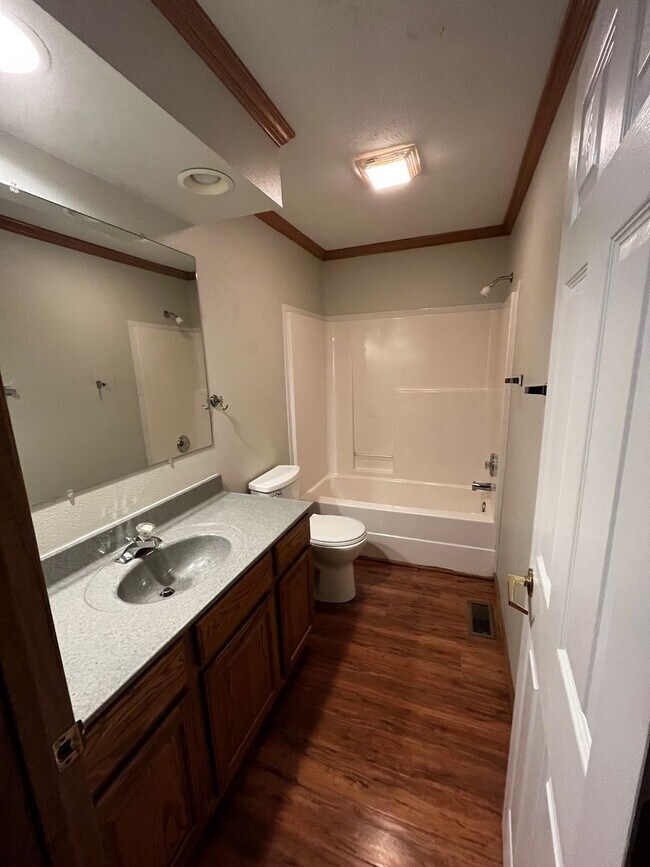 Building Photo - 30856 Kings Valley Way
