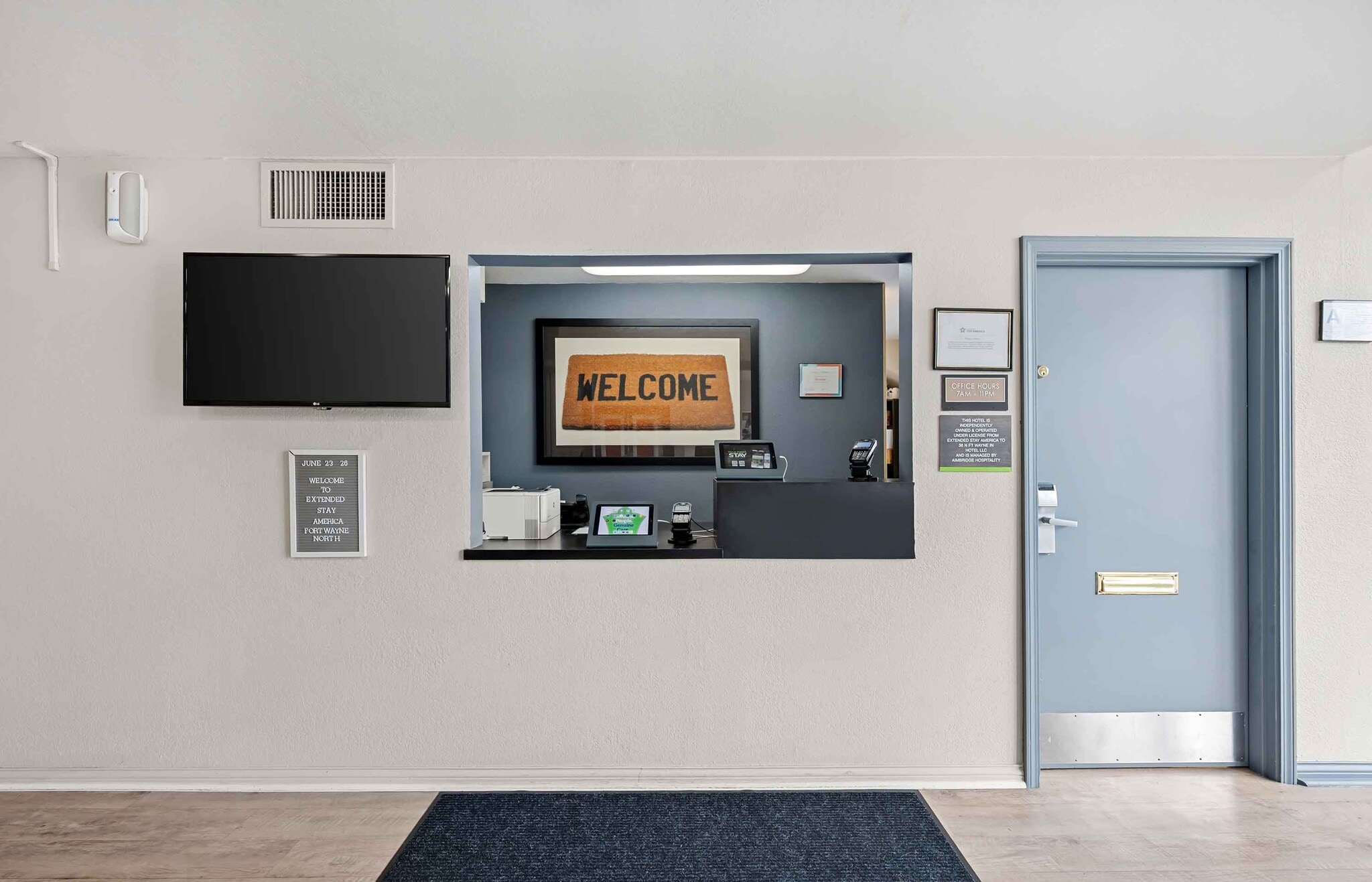 Building Photo - Furnished Studio-Fort Wayne - North