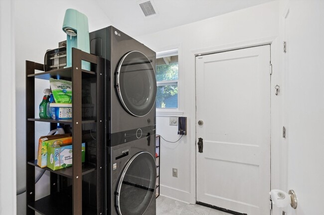 Building Photo - 1621 Linden Ave