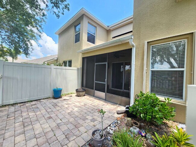 Building Photo - Large Melbourne Townhome