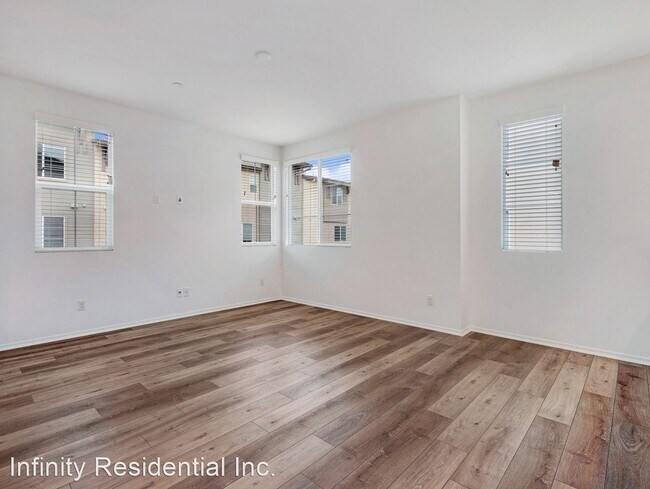 Building Photo - 3 br, 2.5 bath House - 747 Savi Drive  #104