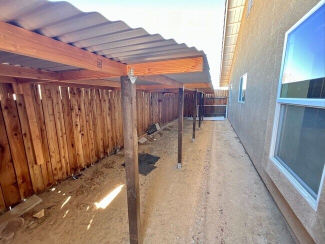 Building Photo - Wow must see 4 bedroom Plus 2 bath Home in...