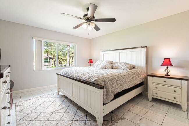 Building Photo - Fully Furnished Naples Condo with Resort-Style Living