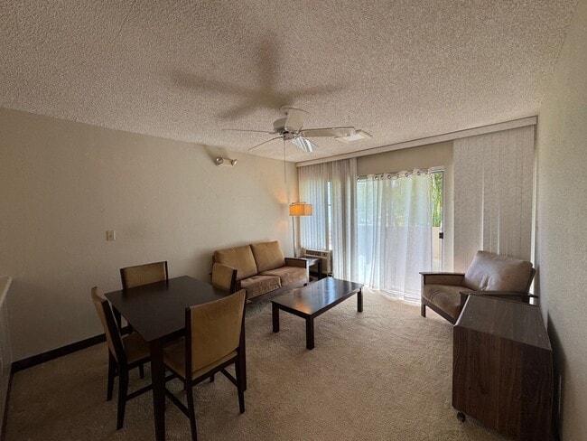 Building Photo - 95-1050-1050 Maka?ika?i St