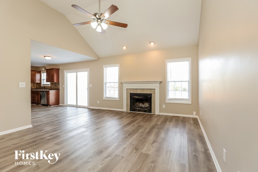 Building Photo - 2558 Centerstone Cir