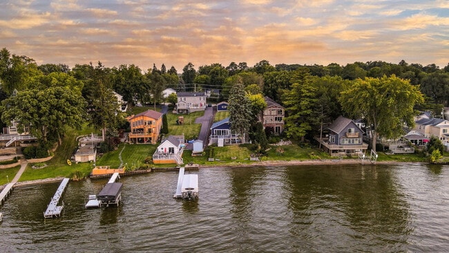 Building Photo - 184 Grand Ave