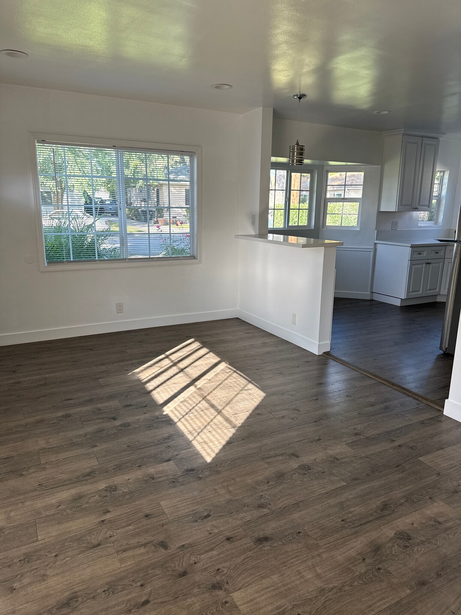 Building Photo - 2022 N Parish Pl