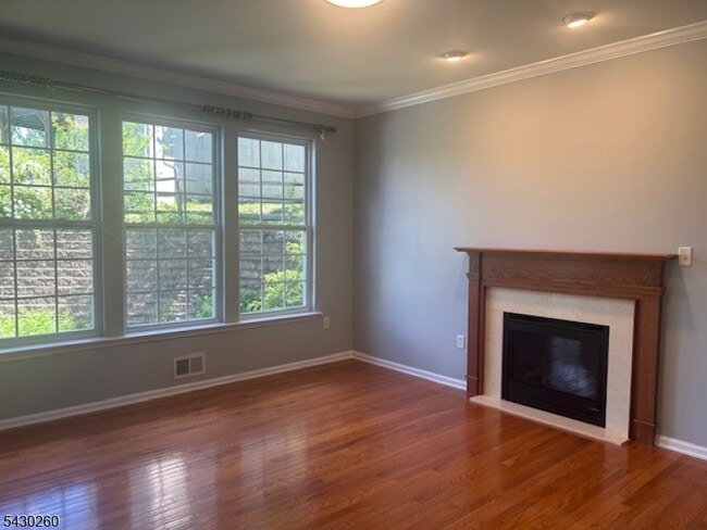 Building Photo - 305 Winding Hill Dr
