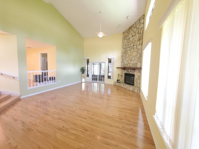 Building Photo - 11609 Parkview Ln