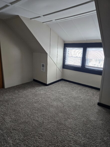 Building Photo - 1023 Rumsey Ave