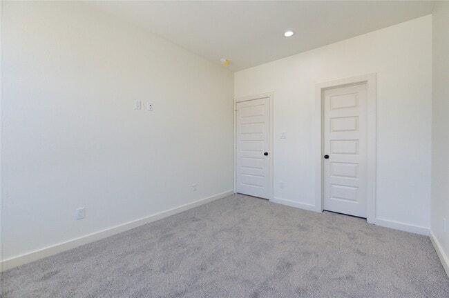 Building Photo - 2919 El Fenice Ln