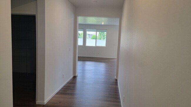 Building Photo - Brand New 3-Bedroom Home In Eagle Ridge