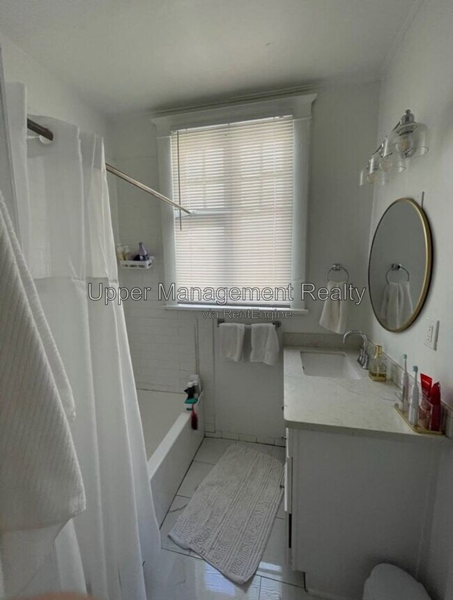 Building Photo - 7429 Hampson St