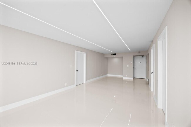 Building Photo - 20379 W Country Club Dr