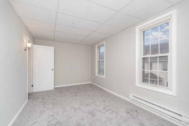 Building Photo - 608 North St