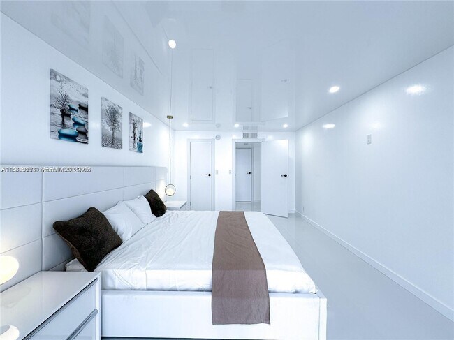 Building Photo - 501 Three Islands Boulevard