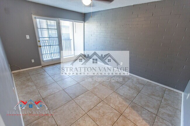 Building Photo - 1828 W Tuckey Ln