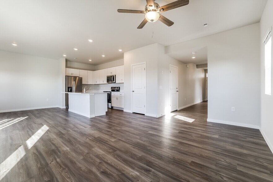 Building Photo - 2177 Flower Blossom Ave