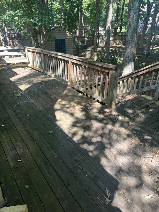 Building Photo - Great 3 bedroom two bath ranch home